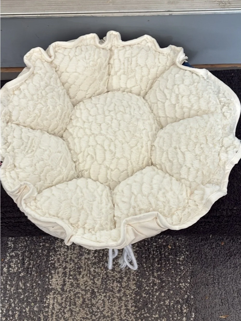 Plush Round Pet Bed